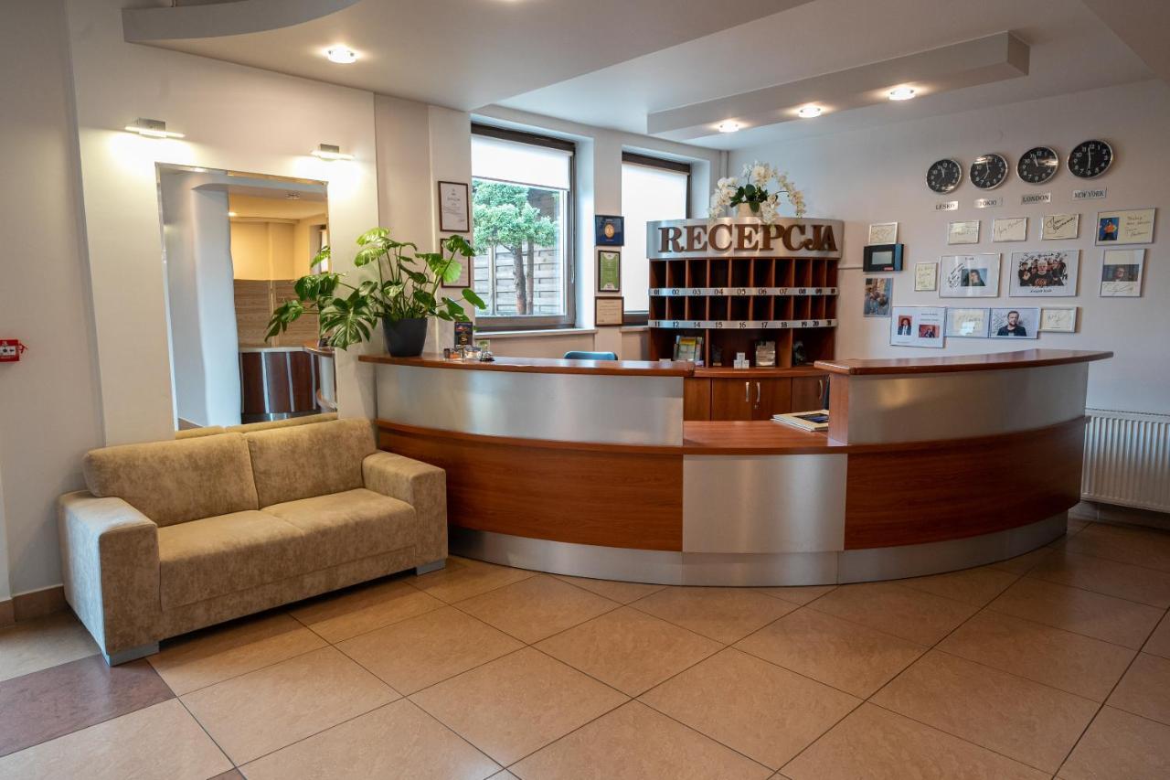 Hotel Szelcow Lesko Buitenkant foto