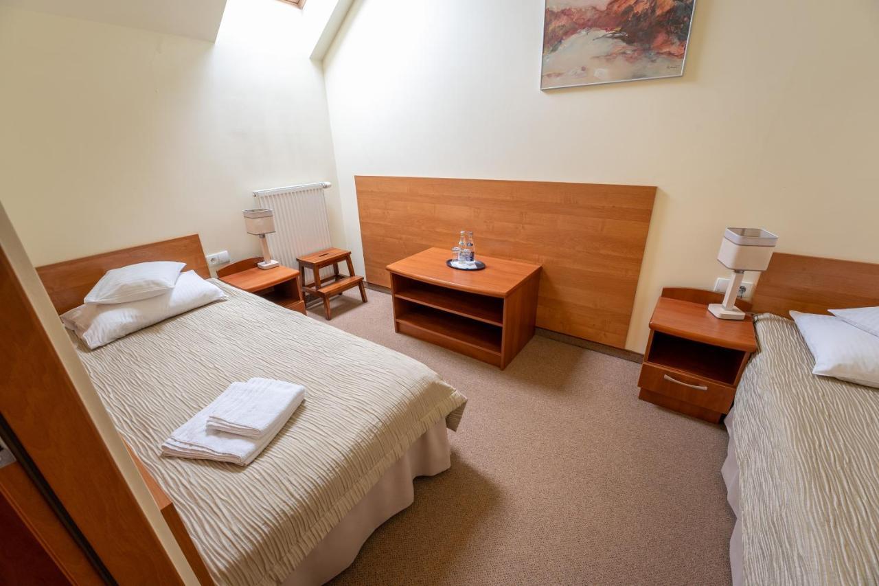 Hotel Szelcow Lesko Buitenkant foto