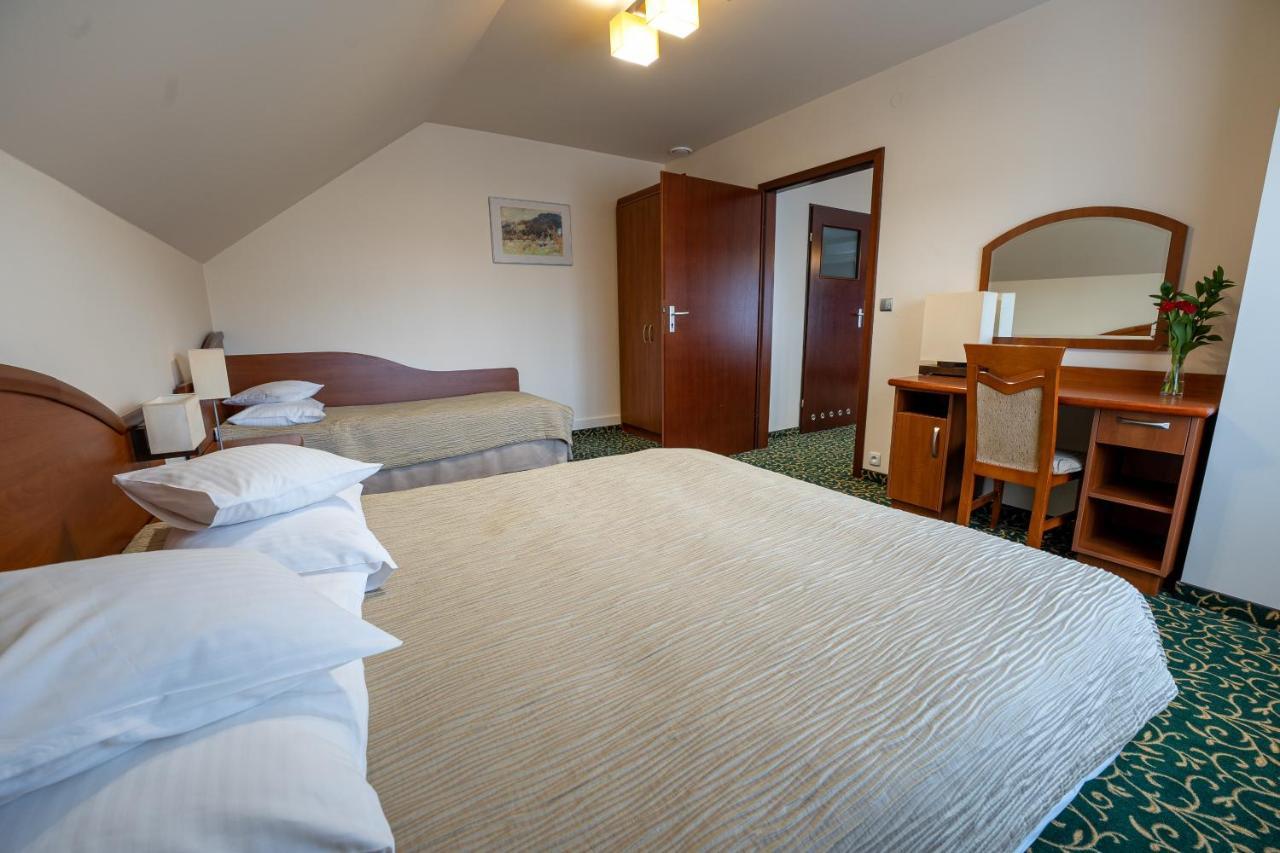 Hotel Szelcow Lesko Buitenkant foto