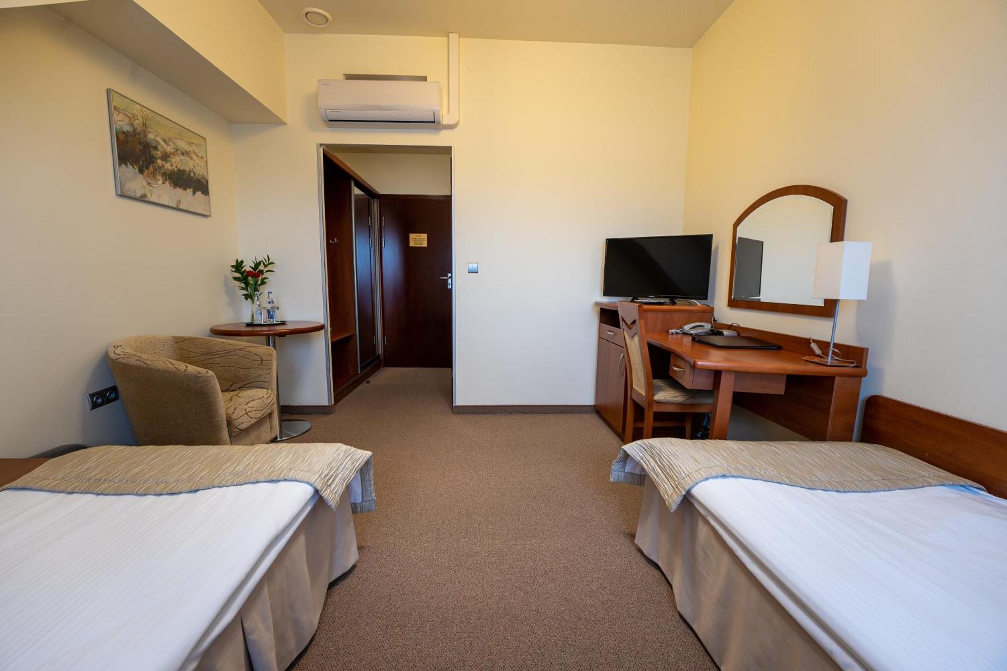 Hotel Szelcow Lesko Buitenkant foto